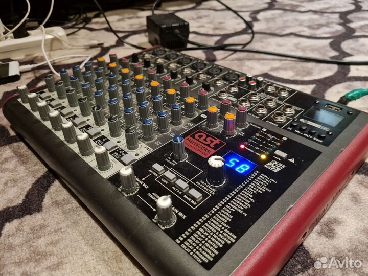 Микшерный пульт