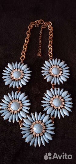 Колье,бусы, ожерелья. Стразы