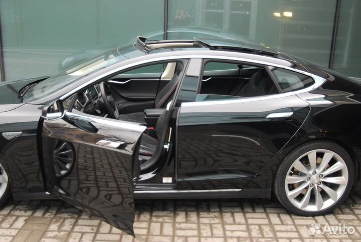 Аренда электромобиля Tesla Model S X 3 Y в Москве
