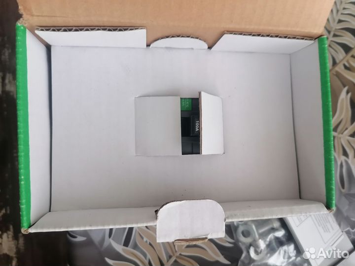 Автоматический выключатель 100 А. schneider