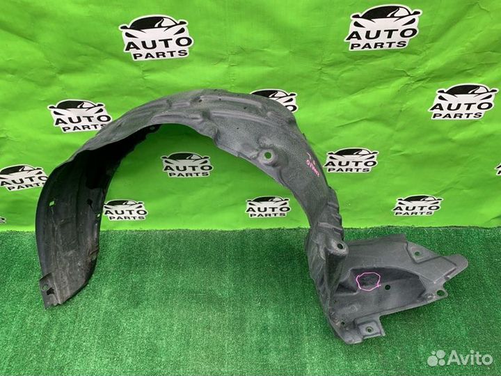 Подкрылок toyota isis ZNM10 1zzfe 2006 Перед. Лев