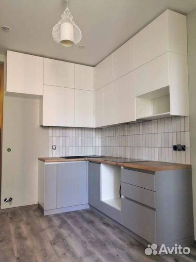 Кухня в потолок новая