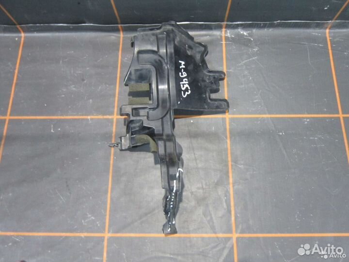 Дефлектор радиатора - Toyota Hilux 8