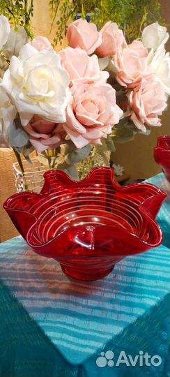 Ваза рубиновое стекло. З/д Неман. Винтаж