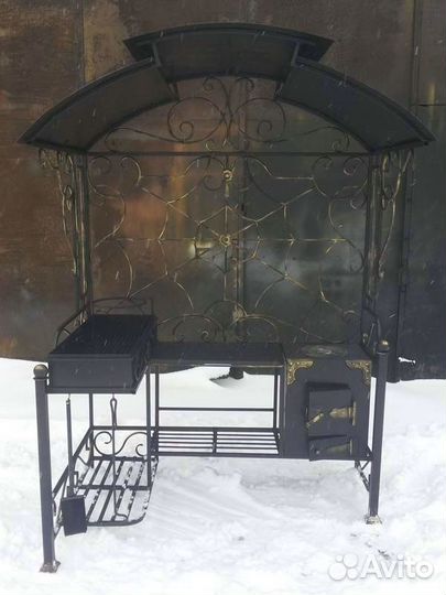 Мангал кованый с крышей