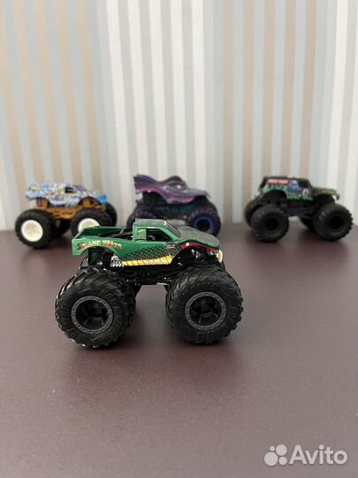 Машинки Monster Jam, Hot Wheels 1:64