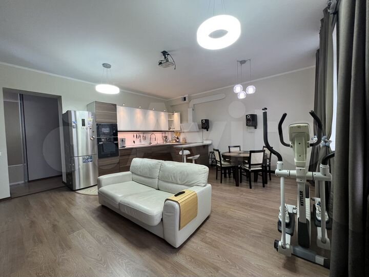 3-к. квартира, 92 м², 5/5 эт.