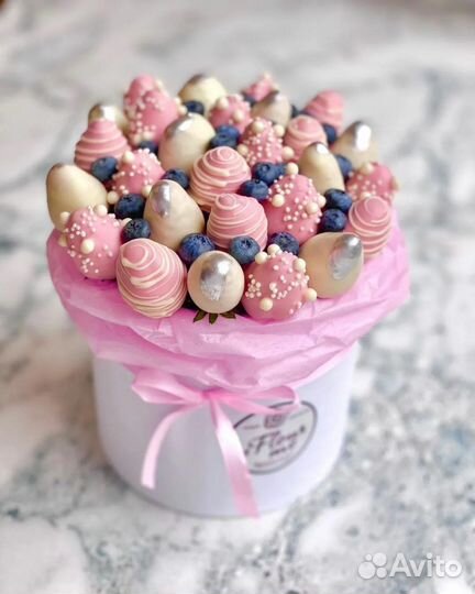 Клубника в шоколаде подарок