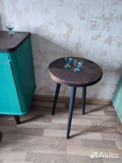 Столик подставка дерево