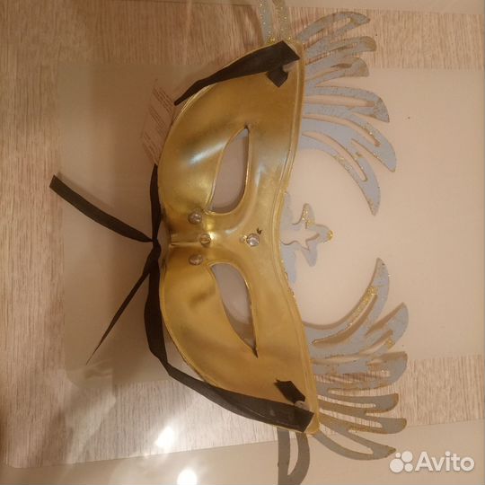 Маска на маскарад