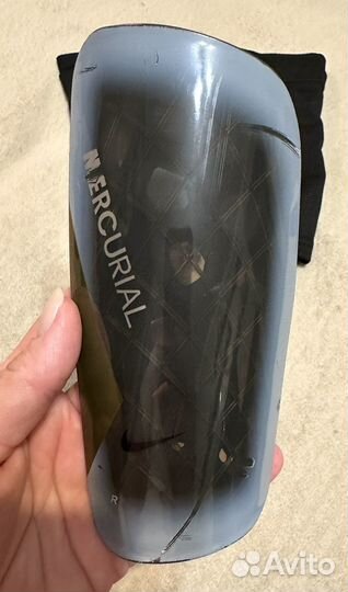 Щитки футбольные детские размер S