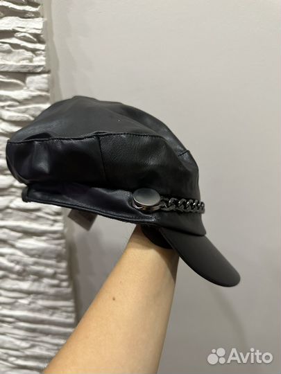 Кепка кожаная женская