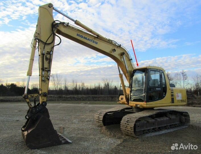 Стекло кузовное у стрелы экскаватор Komatsu PC150