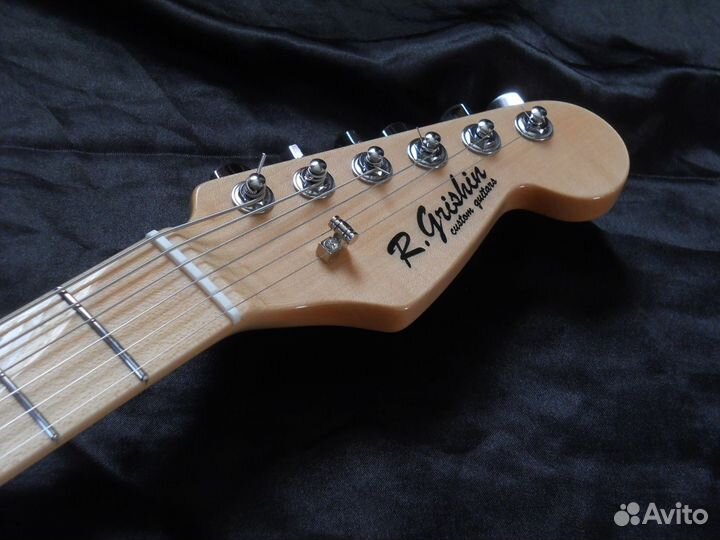 Электрогитара R. Grishin custom stratocaster