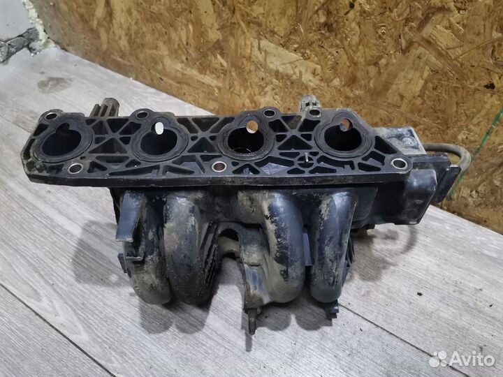 Впускной коллектор Renault Symbol