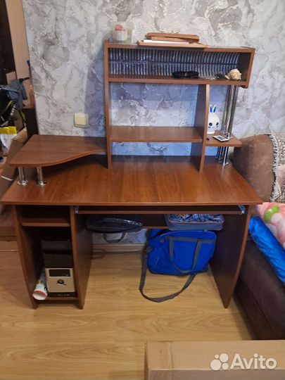 Компьютерный стол