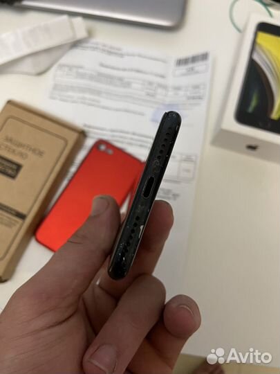 Телефон iPhone se 2020