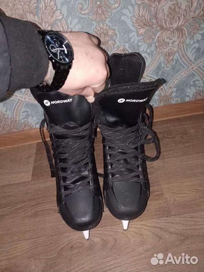 Коньки хоккейные