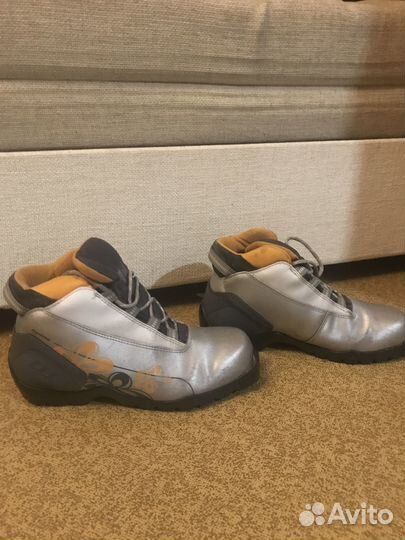 Лыжи беговые и ботинки 38