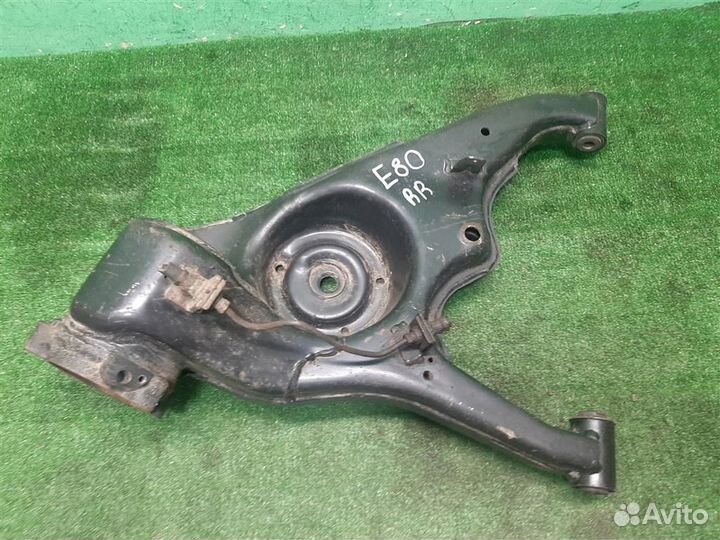 Рычаг задний поперечный правый Mitsubishi Grandis