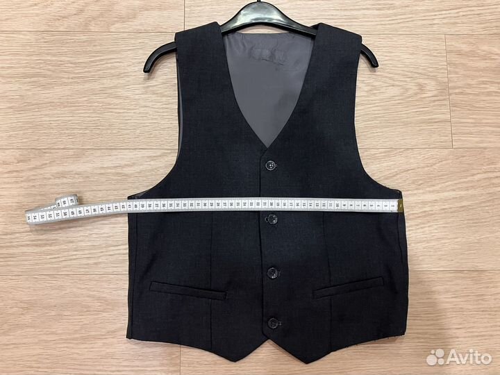 Серый жилет для мальчика размер 146
