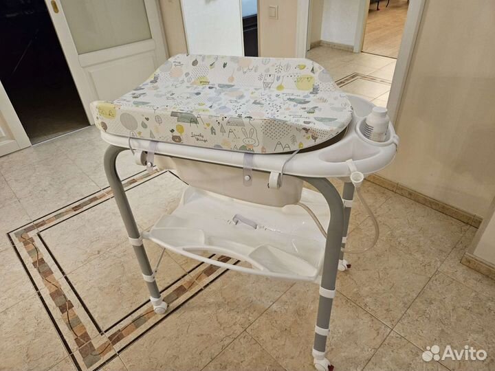 Пеленальный столик с ванночкой cam