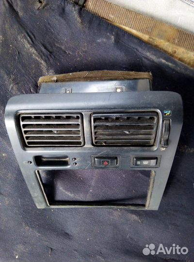 Консоль магнитолы