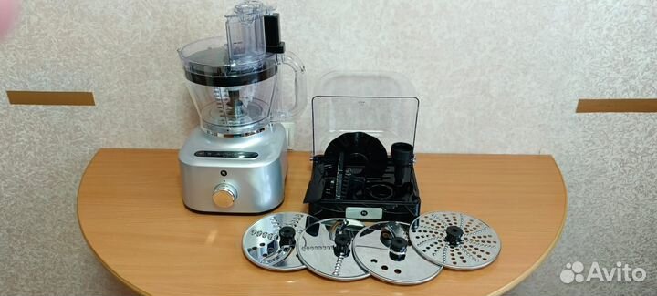 Кухонный комбайн новый