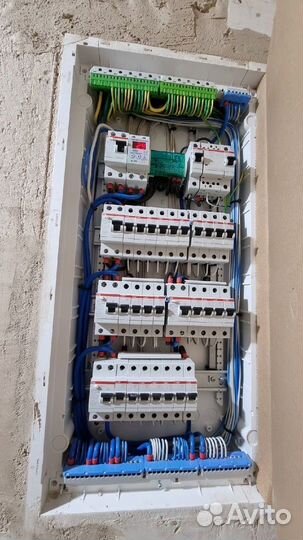 Услуги электрика. Штробление стен. Качество