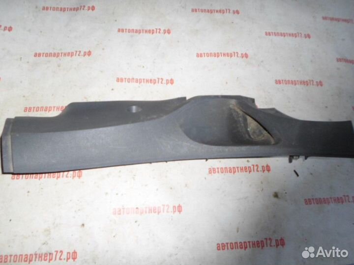 Обшивка стойки задней правой нижняя хетч Ford Focu