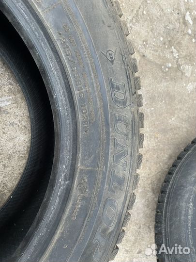 Dunlop SP Winter Ice 01 215/65 R16 102