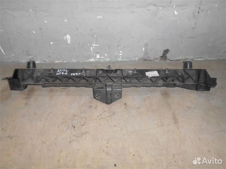 Панель передняя телевизор от Peugeot Partner 2012