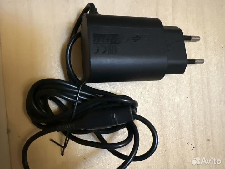 Зарядное устройство; блок питания для бритвы