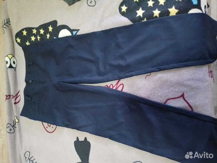 Школьные рубашки и брюки