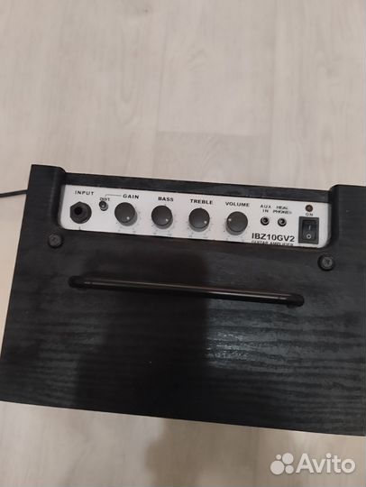 Гитарный комбоусилитель Ibanez IBZ10GV2