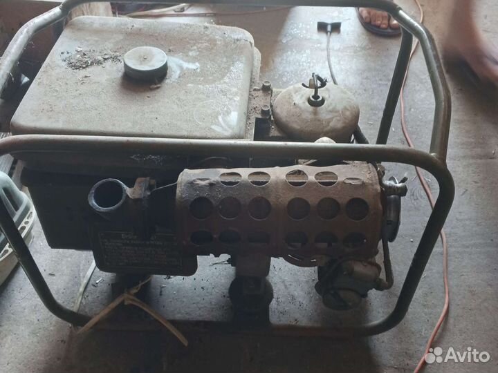 Бензиновый генератор