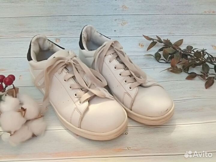 Обувь для девочки пакетом 35 белые кеды шлепанцы