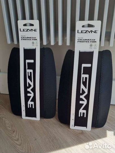 Защита пера Lezyne Smart Chainstay Protector Black