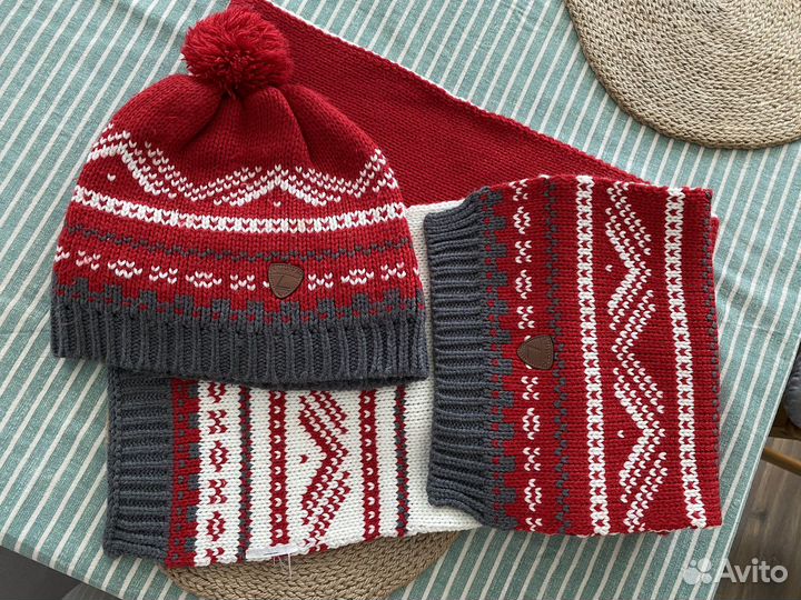 Шапка и шарф Luhta