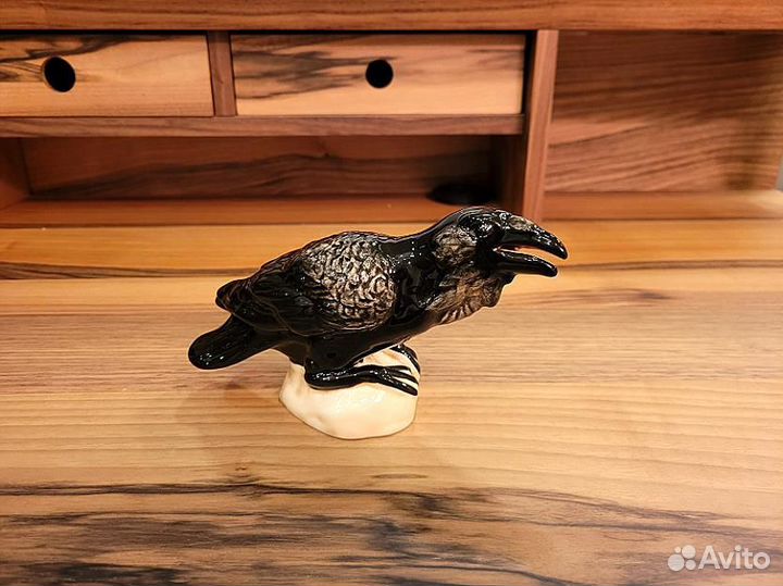 242158 Статуэтка Ворон