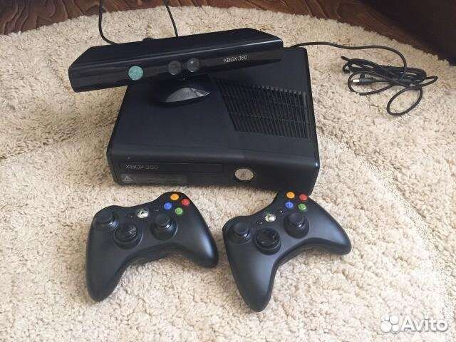 Xbox 360 512Gb 2 джойстика+кинект+зарядка батарек