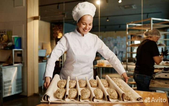 Младший сотрудник в отдел мучных изделий