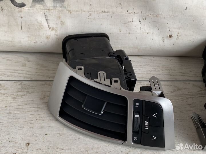 Toyota Land Cruiser 200 Дефлектор в торпедо