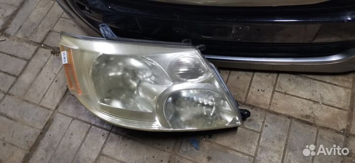 Фара правая Toyota Alphard ANH10W
