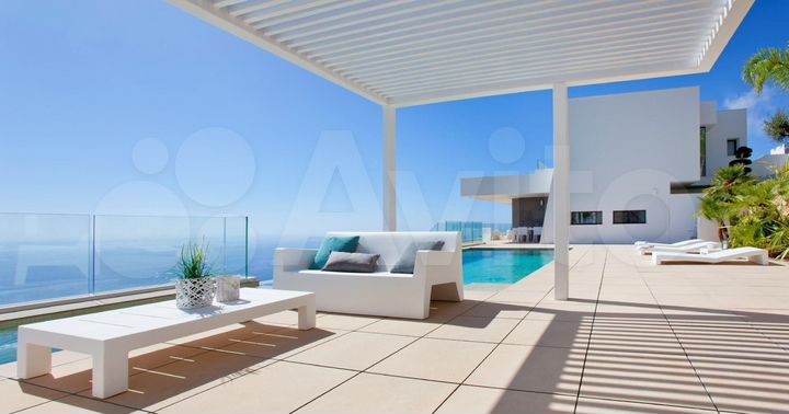 Дом 320 м² на участке 8 сот.