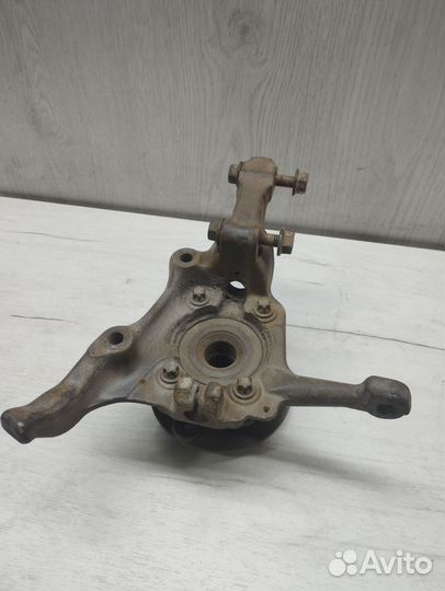 Поворотный кулак правый Volvo 440 Вольво