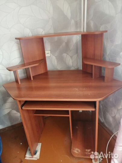 Компьютерный стол