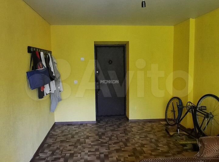 Комната 18 м² в 5-к., 4/4 эт.