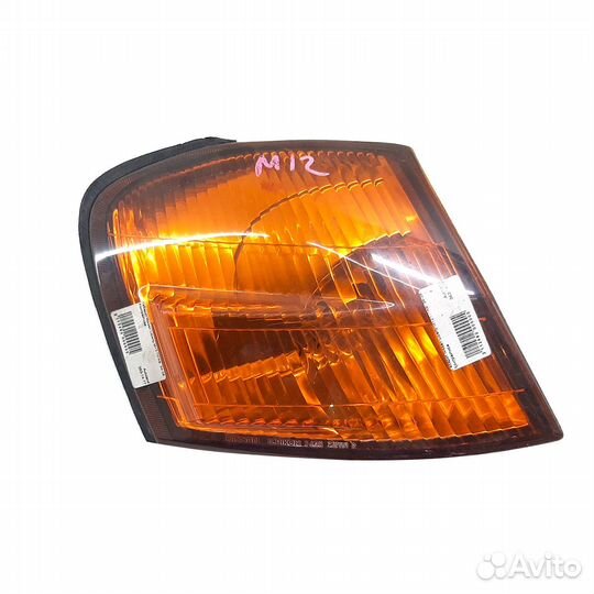 Габарит Nissan Liberty '99-'01 правый желтый