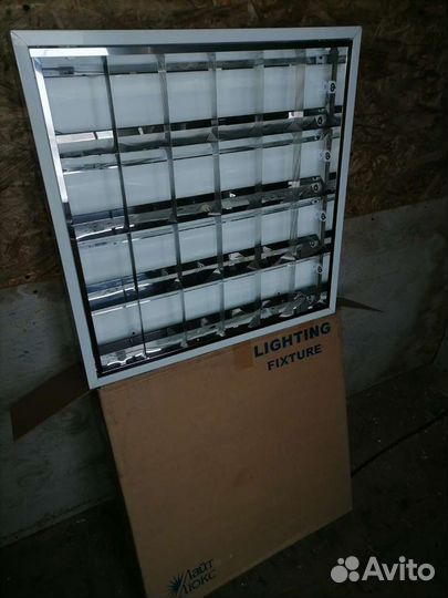 Продам 4 новых светильника